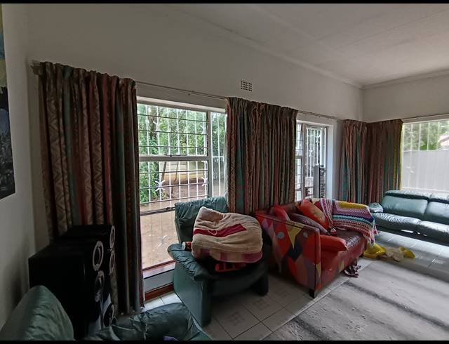 3 BEDROOM HOUSE FOR SALE IN BRACKENHURST